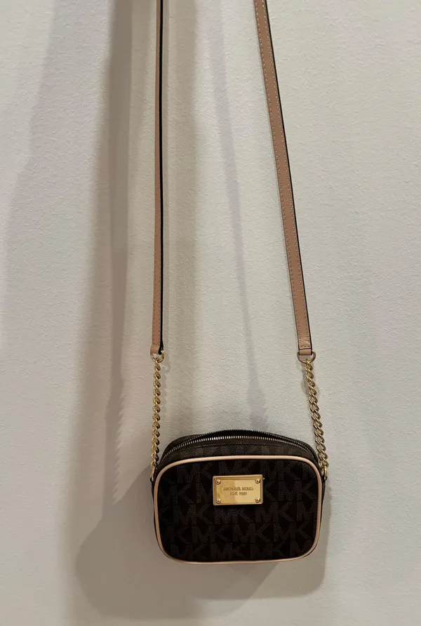 Michael Kors Jet Set Crossbody - Image 3