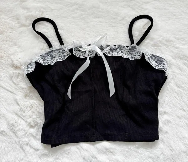 Dazy Women's Black Tank Top White Lace - Image 2
