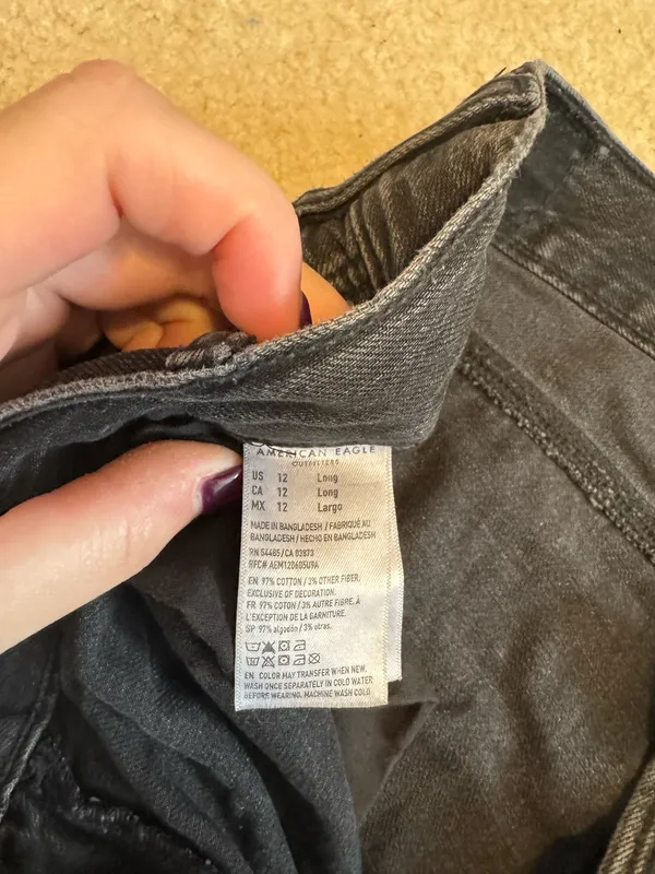 American Eagle Jeans - Image 3