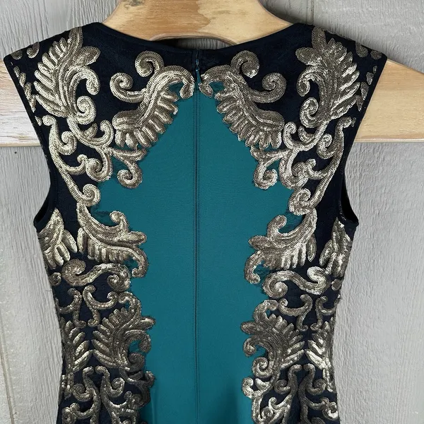 Tadashi Shoji Emerald Green Gold Sequin Neoprene Sheath Dress Small Sleeveless - Image 4