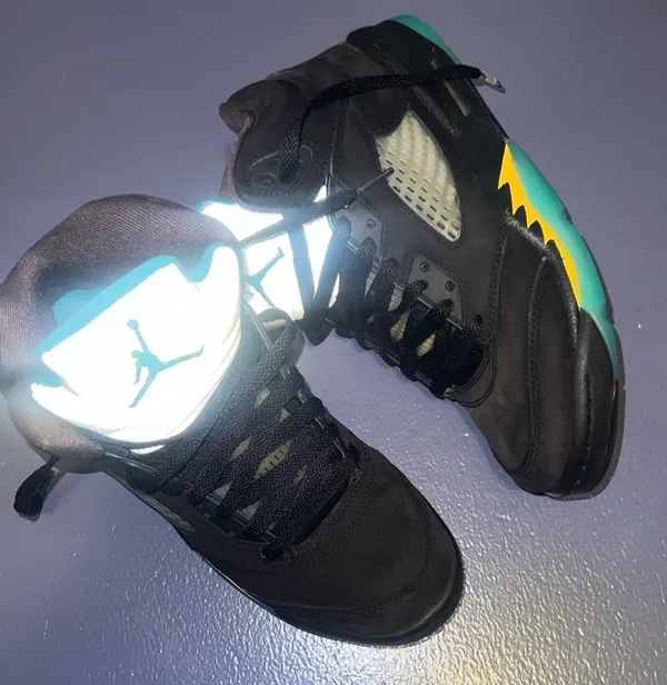7Y / Sz 8 Women’s JORDAN AIR JORDAN 5 RETRO 'AQUA - Image 3