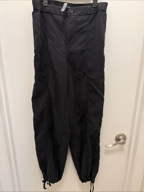 Vuori Coastline Pant in black - Image 2