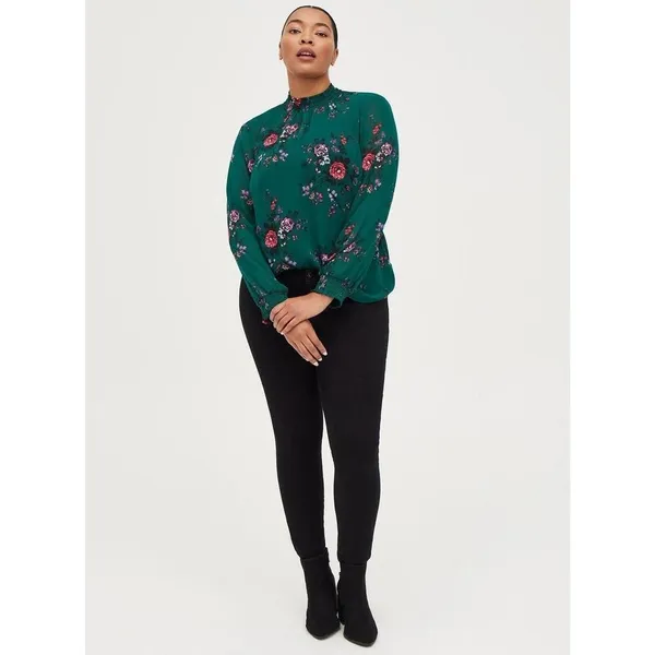 Torrid Green Floral Georgette Smocked Mock Neck Blouse Size 2‎ 2X 18/20 - Image 2