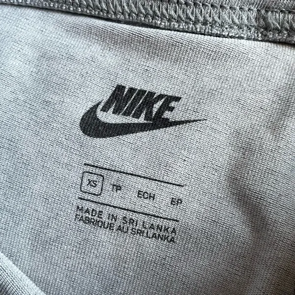 Nike Women’s Gray Biker Shorts Size XS High Rise Stretch Cotton Athletic - Image 2