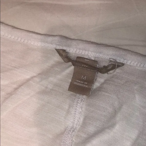 White v neck tee medium - Image 5