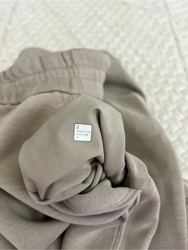 Lululemon Softstreme Woman’s High Rise Jogger Pants Size 8 - Image 6