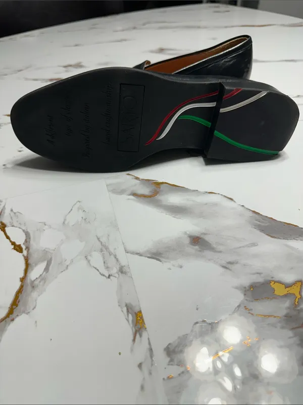 Classic Black Leather Women's Moccasins Size 10 - Image 9