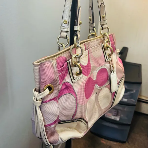Coach Stylish Pink and Cream Women's Handbag - Image 5