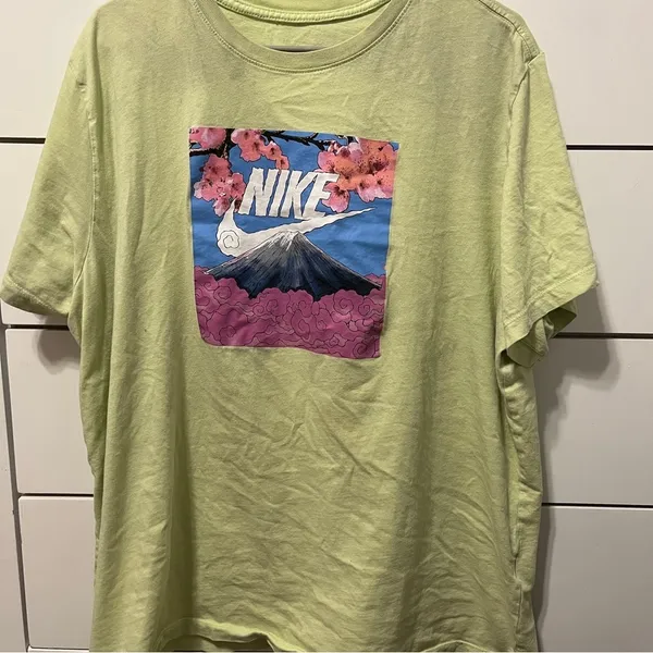Nike Green Fuji Mountain T Shirt - Image 2
