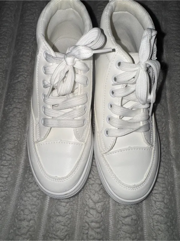 White High Top Lace-Up Sneakers Size 35 - Image 8