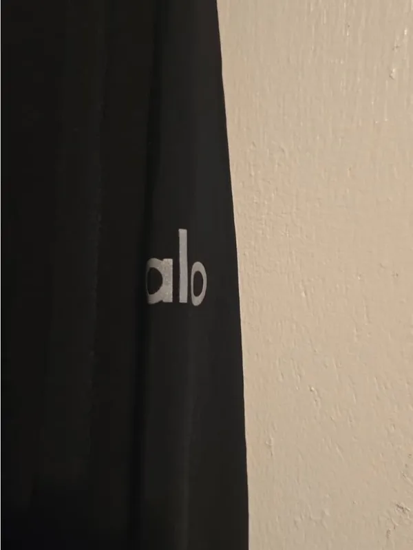 ALO Yoga Black Long Sleeve Hoodie Pullover - Image 11