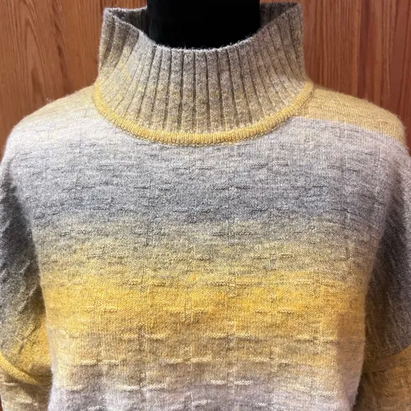 Pilcro‎ by Anthropologie Cropped Mock Neck Sweater in Yellow & Gray Ombre Large - Image 7