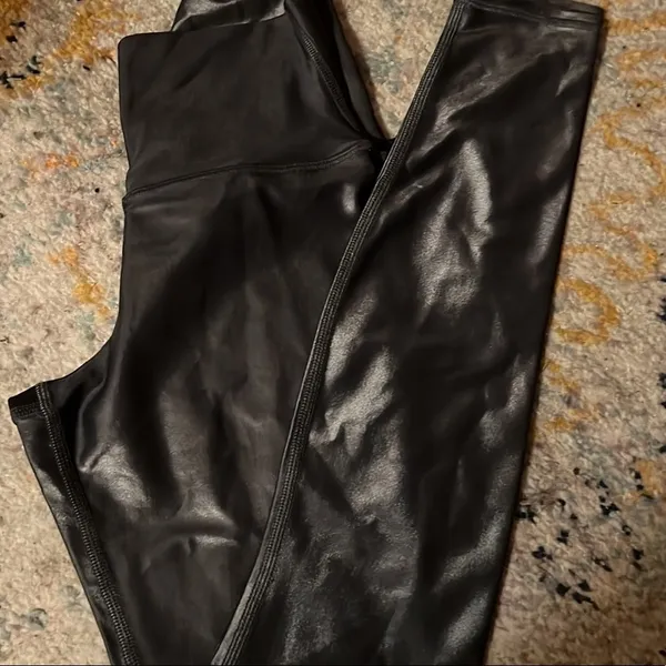 Alo Yoga High-Waist Shine‎ Legging in Anthracite Shine nwot - Image 7