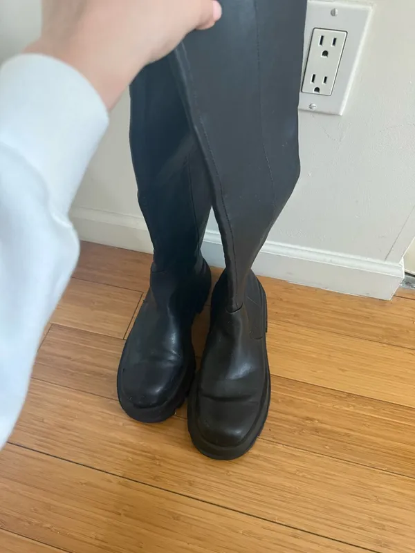 Zara bulky black leather boots - Image 2