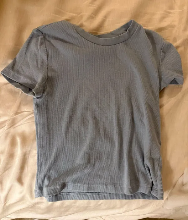 Aritzia tee  - Image 3