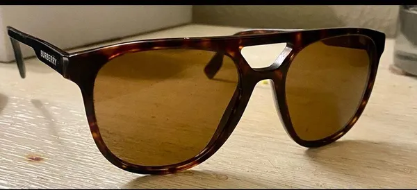 Burberry unisex sunglasses - Image 4