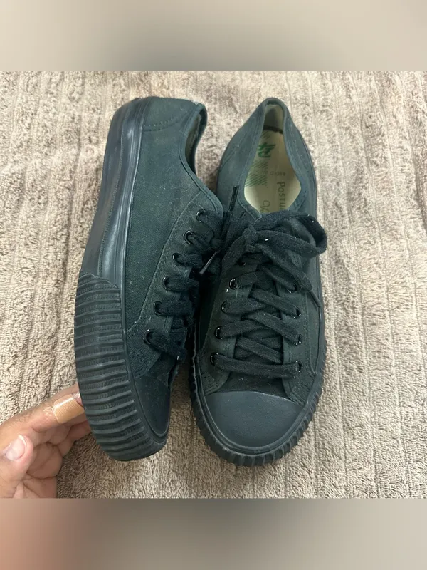 Unisex Black Canvas Low-Top Sneakers - Classic Casual Style SZ: W11-M9.5 - Image 2