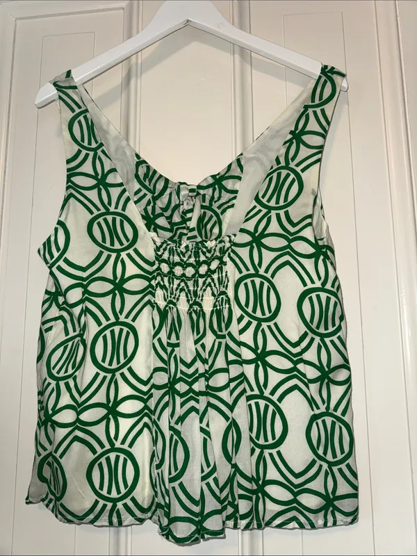 Maeve Sleeveless Green Geometric Tie-Front Tank Top - Image 5