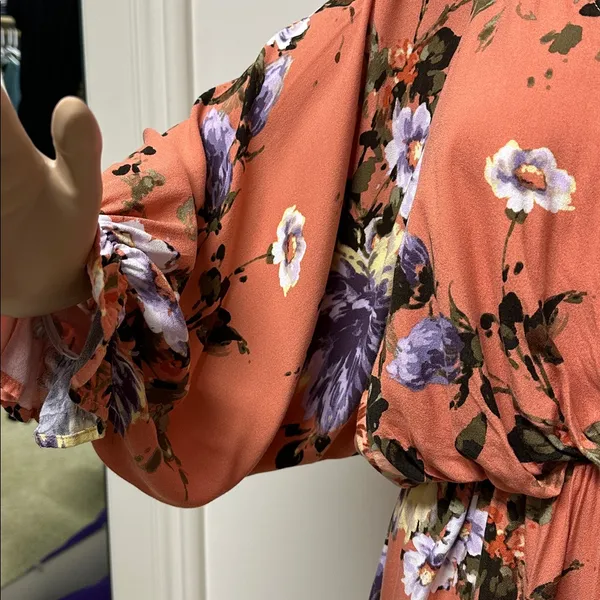 White Birch Coral Peach with bold florals 2 tier dress balloon sleeves size L - Image 4