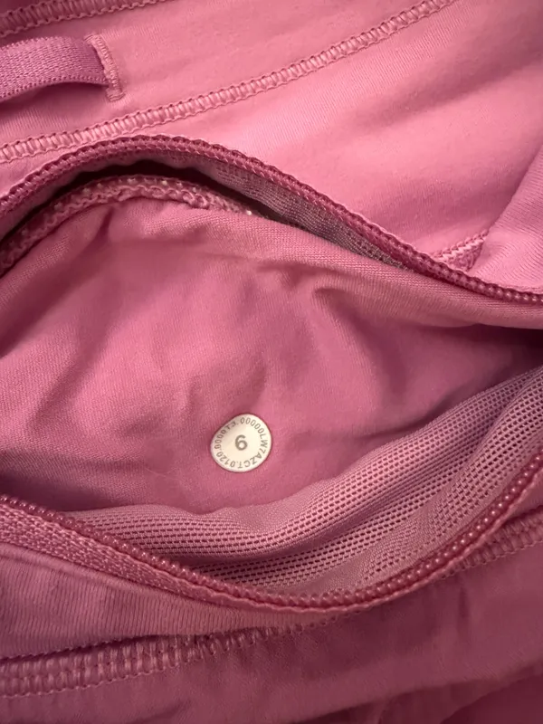 Lululemon Speed Up Mid-Rise 4" Lined - Image 4