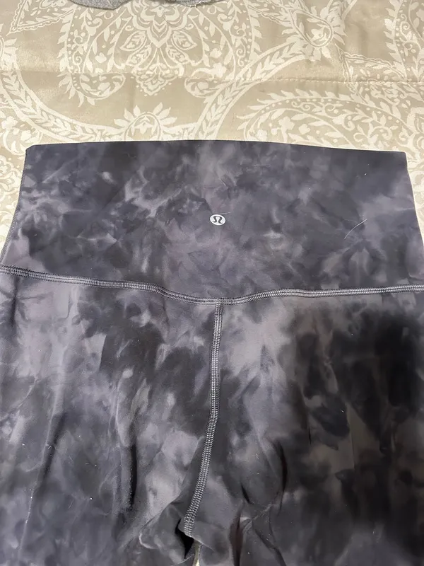 Lululemon leggings size 8 - Image 2