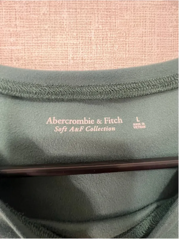 Abercrombie & Fitch Soft A&F Collection Green Cropped Fitted Long Sleeve T-Shirt - Image 2