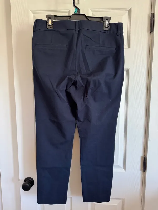 Old Navy Women's High-Rise Pixie Skinny Secret-Smooth Pocket Pants Size 12 - Image 9