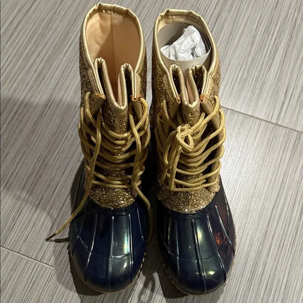 Sugar Gold Glitter and navy Winter Boots Size 7 - Image 6
