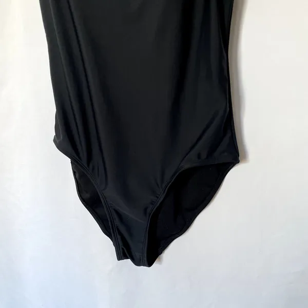 NWT‎ Rue21 black rufle one piece padded swimsuit fully covered women's size M - Image 3