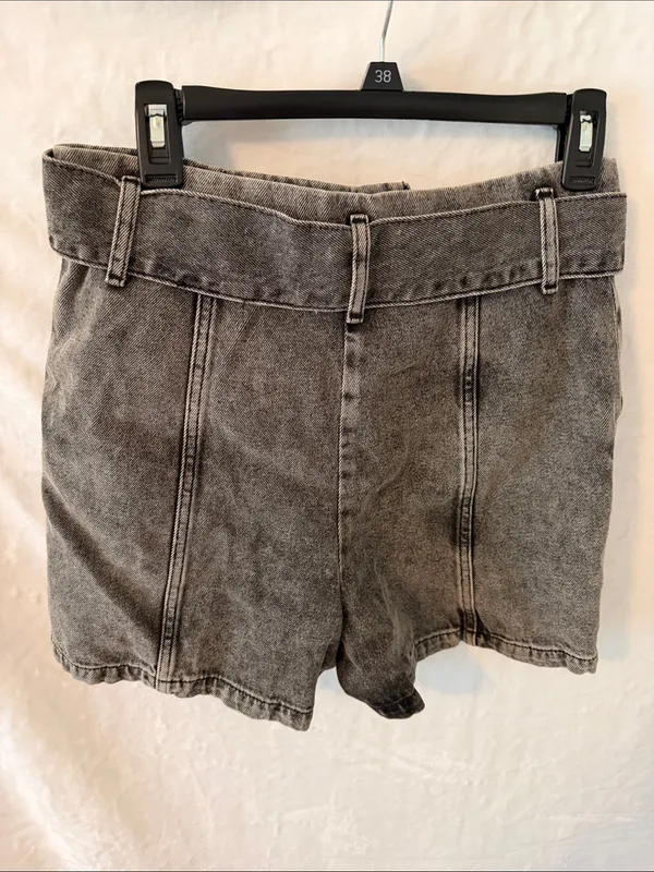 Zara Washed Grey High-Waist Belted Denim Shorts - Image 4