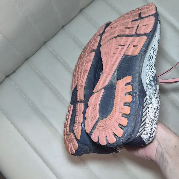 Brooks Women’s Athletic Shoes in Pink and Gray 9.5 - Image 5