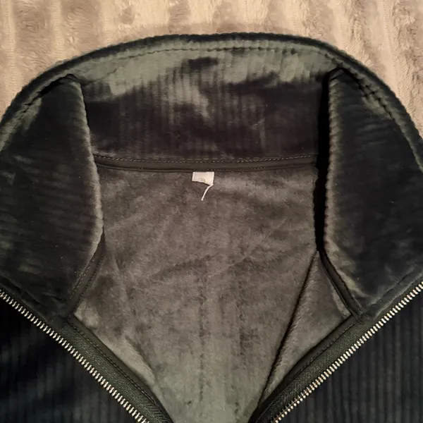 Fabletics Velour Corduroy Quarter Zip Size M‎ Forest Green Cropped Pullover - Image 4
