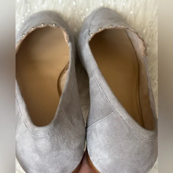 Talbots Gray Women’s Ryan Scaloop Flats Suede Loafers with Stud Detail Size 9M - Image 4
