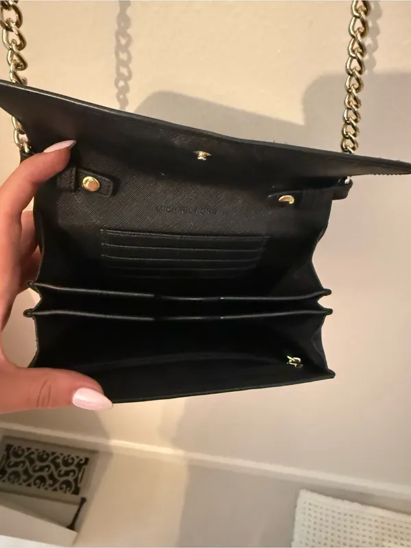Michael Kors Black Leather Crossbody Bag - Image 6