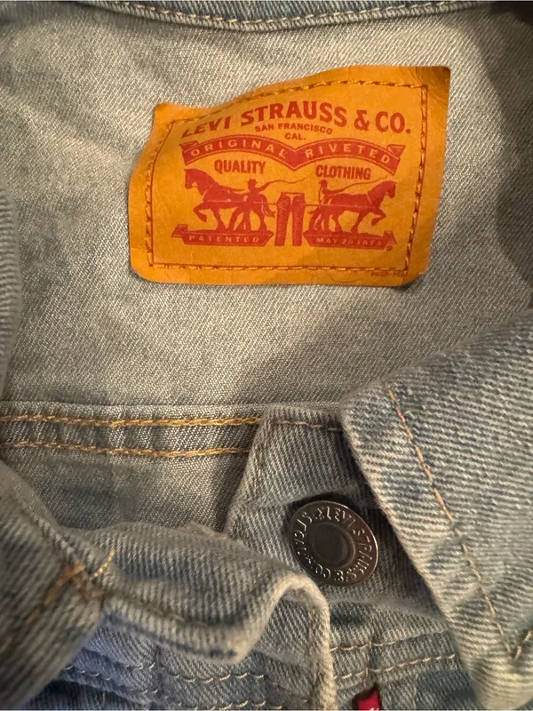 Levi’s Light Wash Denim Trucker Vest Girls Size L (14-16)/Womens XS/S NWOT - Image 3