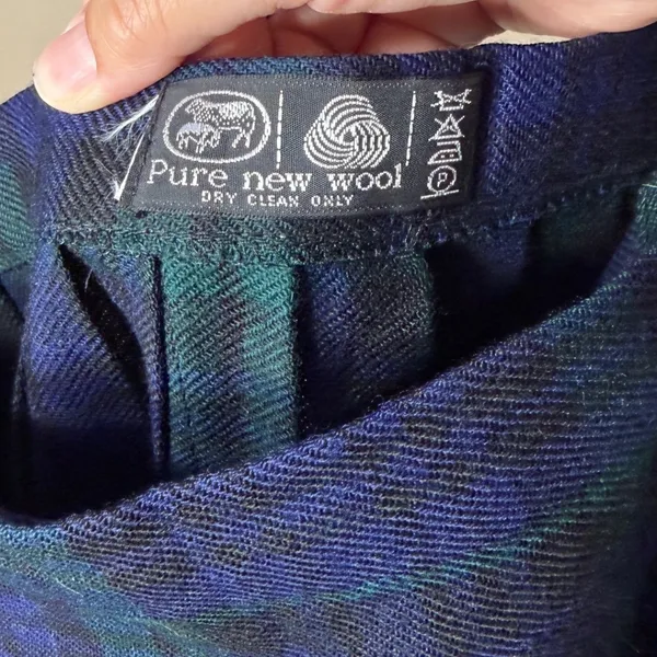 Pure New Wool Black Watch Tartan Plaid Wrap Skirt Navy Green Leather Buckle - Image 4