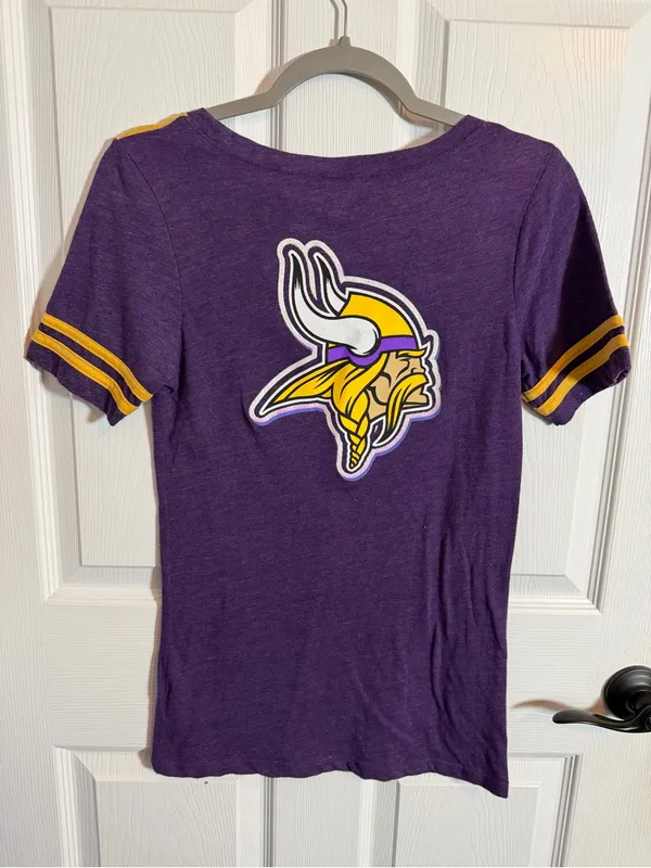 Minnesota Vikings Football Tee - Purple & Gold Women’s Small - Image 2