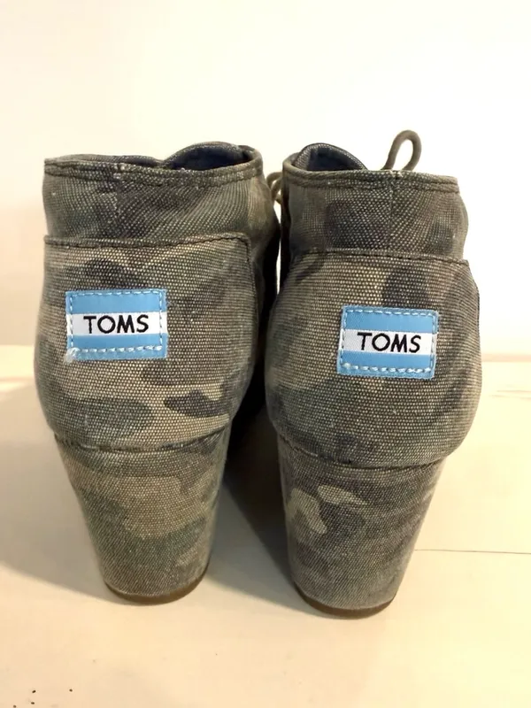TOMS Desert Wedge Camo Canvas Lace-Up Bootie Size 11 - Image 5