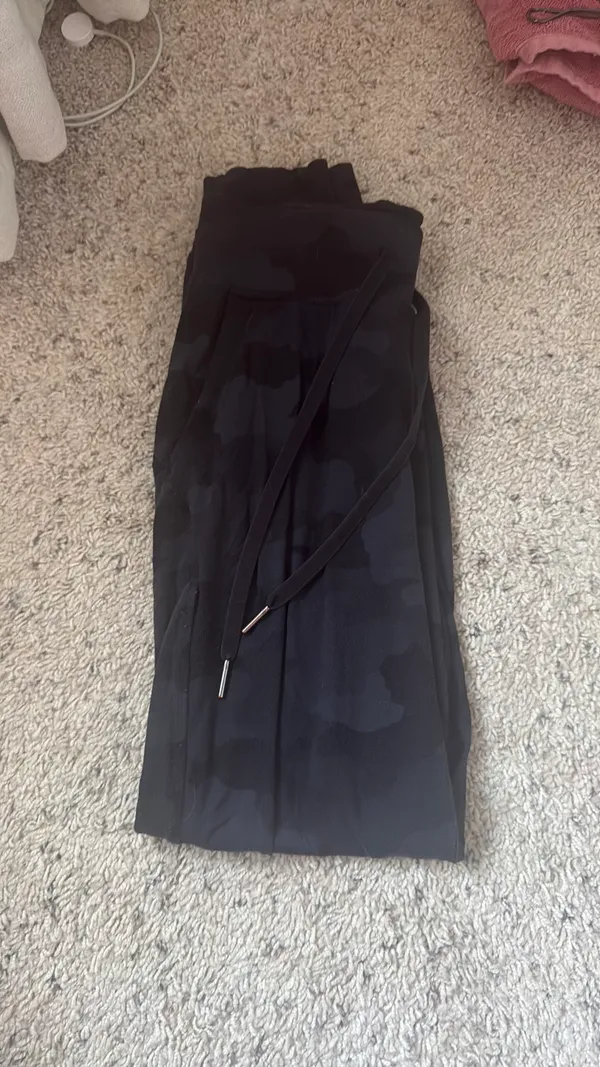 Camo Lululemon Joggers - Image 4