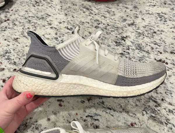 adidas ultra boosts - Image 2
