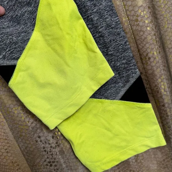 PINK Victorias Secret Yoga Gray Neon Green Black‎ Capri Leggings Pull On Large - Image 6