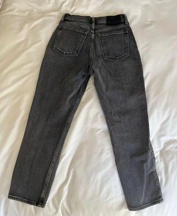 Abercrombie High Rise Mom Jeans - Image 2