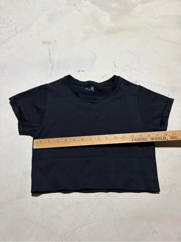 Aerie offline seamless Black Short Sleeve cropped T-Shirt medium - Image 2