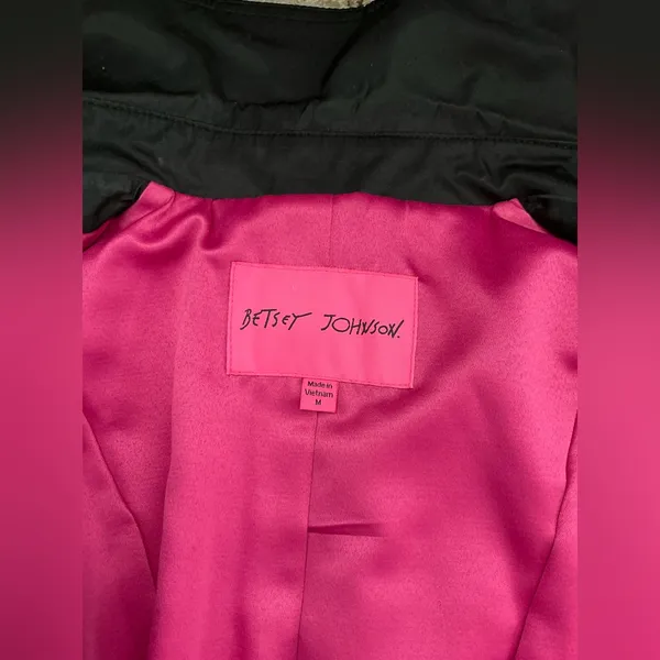 Stylish dressy BETSEY JOHNSON trench coat🔥🔥 - Image 9