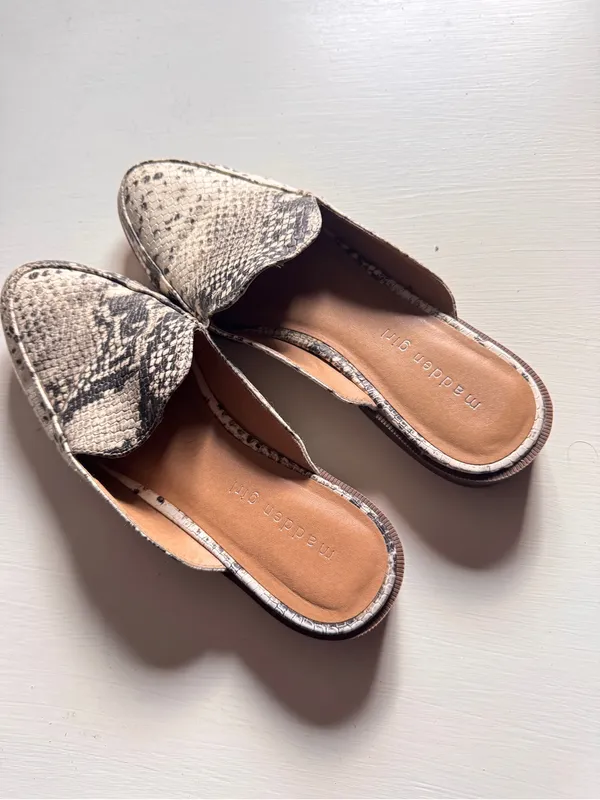 Madden Girl Black & Cream Snake-Print Slide Mules - Image 3