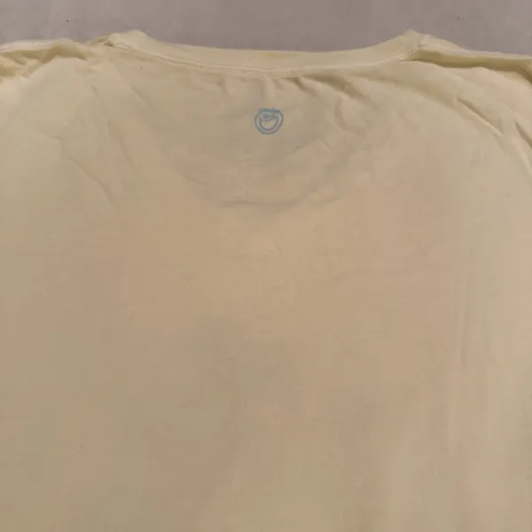 Life Is Good Crusher T-Shirt Womens M Simplify Yellow short Sleeve beach chair - Image 5