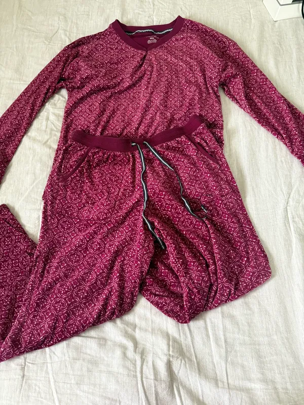 Nautica Women's Berry Pink Patterned Sweater and pants set - Image 2