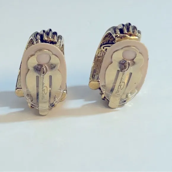 Oscar De La‎ Renta Vintage Gold Clip Earrings - Image 4