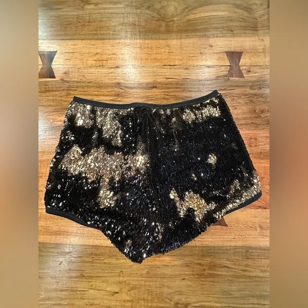 Euc Jill Lindsey Designs Double Color Black/Gold Sequence Culotte - Image 2