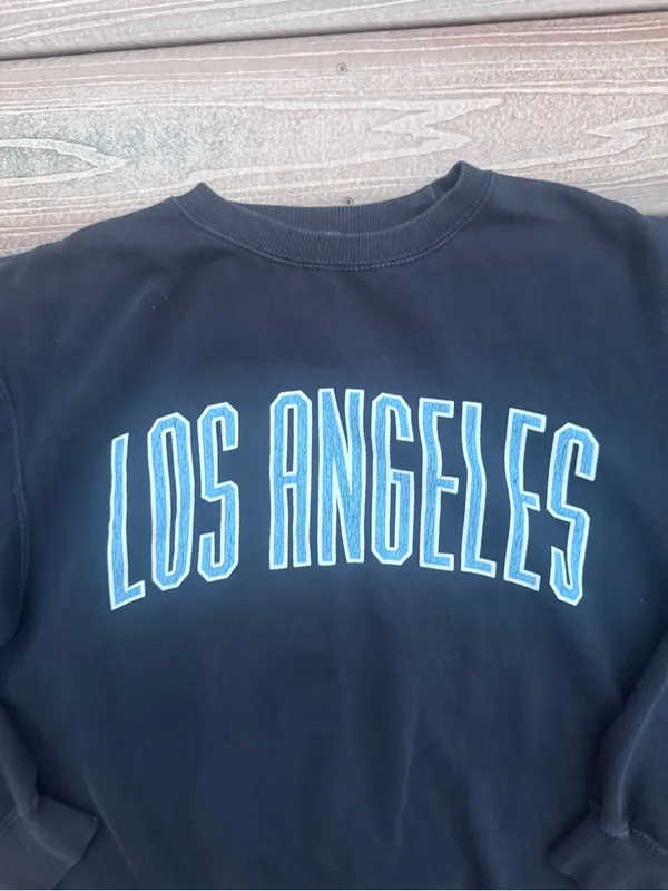Brandy Melville Navy Crewneck with Light Blue 'LOS ANGELES' sweater - Image 9